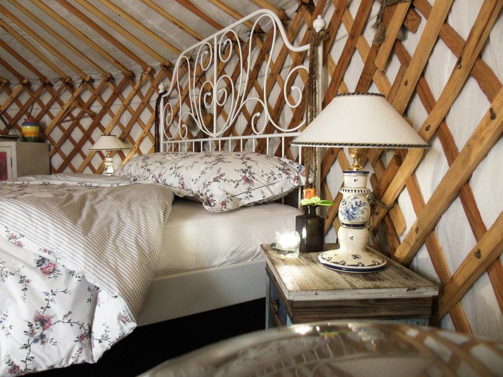 Glamping Abruzzo - The Yurt Hotel Catignano Kültér fotó
